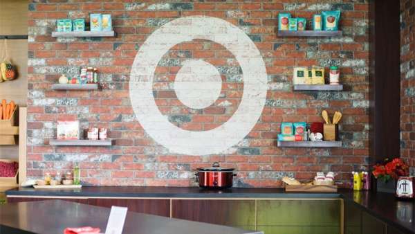 塔吉特百貨在芝加哥美食節(jié)活動策劃了一個多食品區(qū)的廚房和酒吧