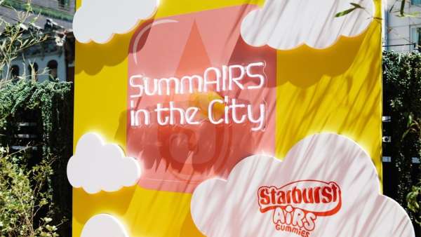 瑪氏糖果在紐約辦了一場(chǎng)泳池的體驗(yàn)派對(duì)活動(dòng)「夏日工作日」活動(dòng)策劃