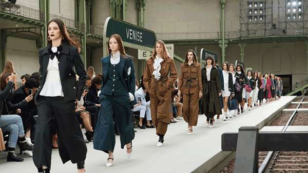 CHANEL的火車(chē)站主題秀場(chǎng)驚艷旁人了