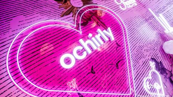 ochirly x盧浮宮博物館聯(lián)名快閃活動(dòng)策劃讓兩個(gè)相距千年的時(shí)尚潮流相遇